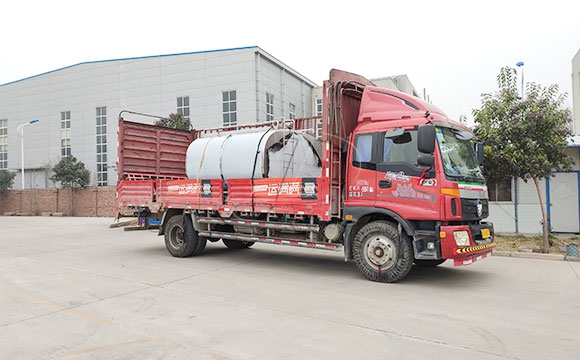 郑州客户订购的3吨不锈钢保温运输罐今日发货