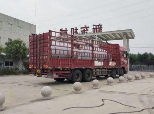 河南新乡2台6吨卧式不锈钢制冷罐发往甘肃